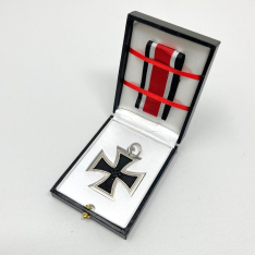 Iron Cross 2nd Class Cased Set (Defect)