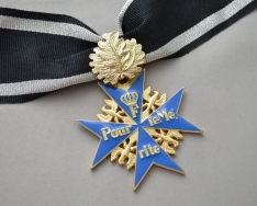 WWI Imperial German Blue Max Medal, With Oak Leaves